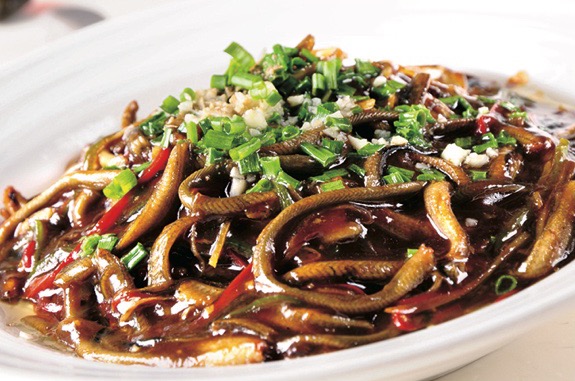 本帮响油鳝丝 Shanghai-Style Stir-Fried Shredded Eel