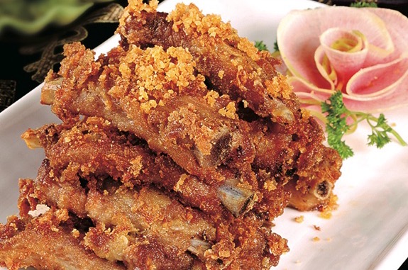 招牌蒜香骨 Signature Crispy Garlic Pork Ribs