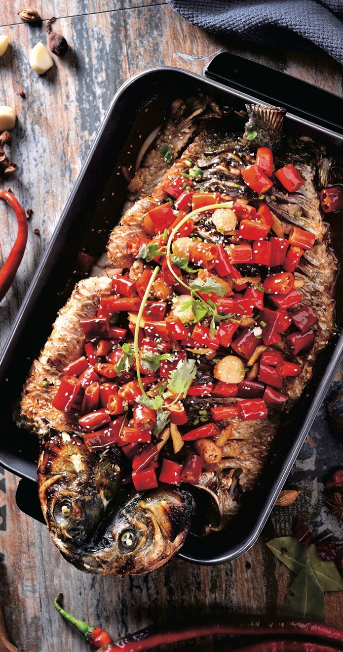 麻辣万州烤鱼 Spicy Wanzhou-Style Grilled Barramundi with Assorted Vegetables
